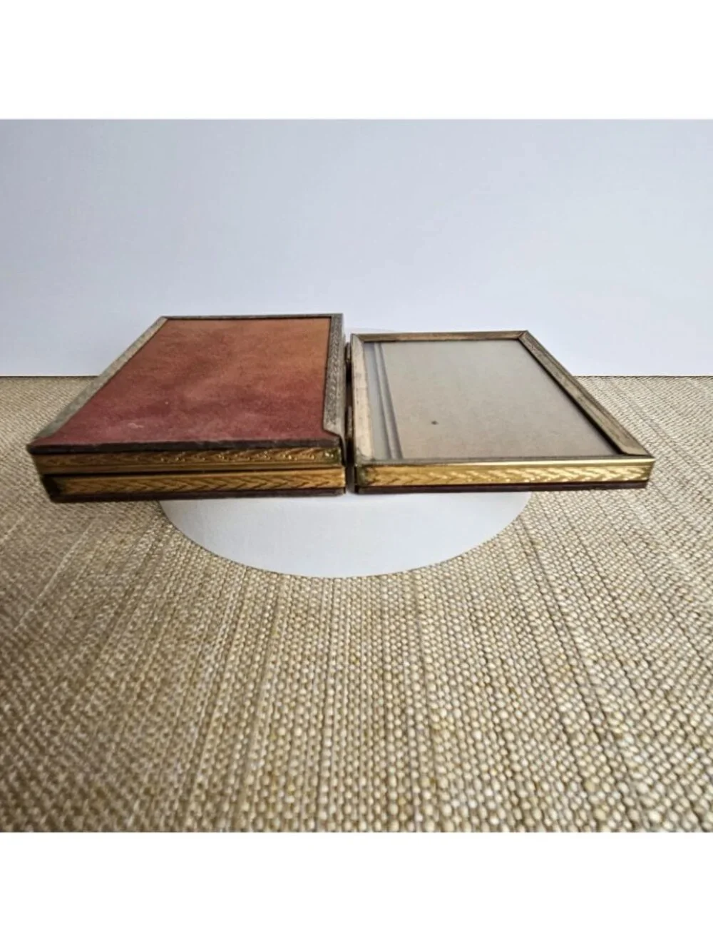 Vintage Triple Picture Frame 3x5 Gold Tone Metal Folding Photo Frame Matte Glass